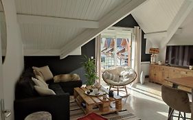 Appartement Plein Centre Village, Vue Montagnes, Proximite Immediate Lac