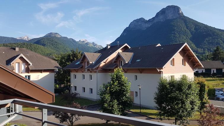 Appartement Plein Centre Village, Vue Montagnes, Proximite Immediate Lac Doussard Exterior foto